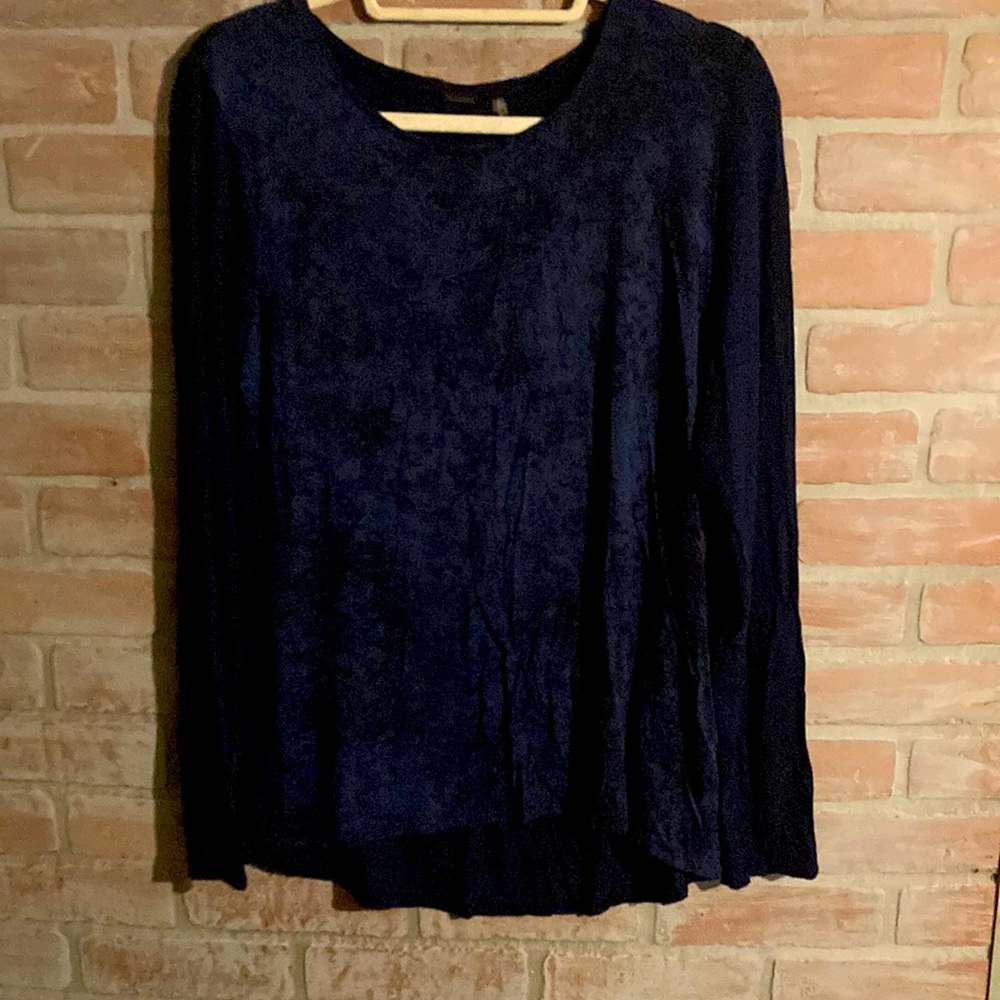Long sleeve pull over tshirt
